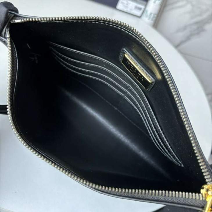 Picture of Prada Wallets _SKUfw167308544fw